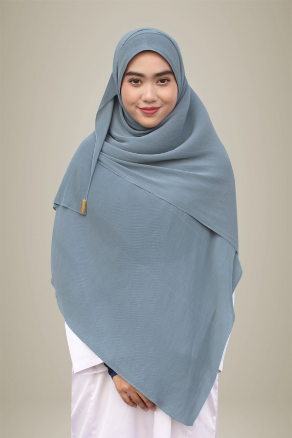 Hasna Pleated Plain - Sea Hasna Pleated Plain - Sea